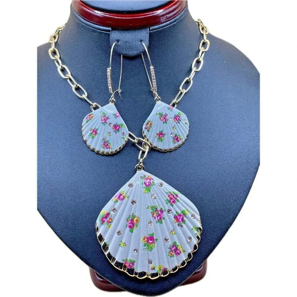 Betsey Johnson Gold Chain Floral Print Seashell Pendant & Matching Earrings Set
